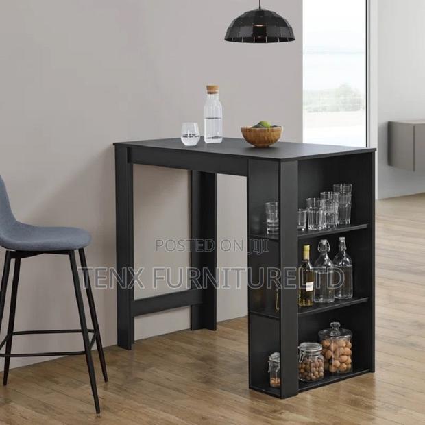 Bar Table (Ambiance.) · Photo 1