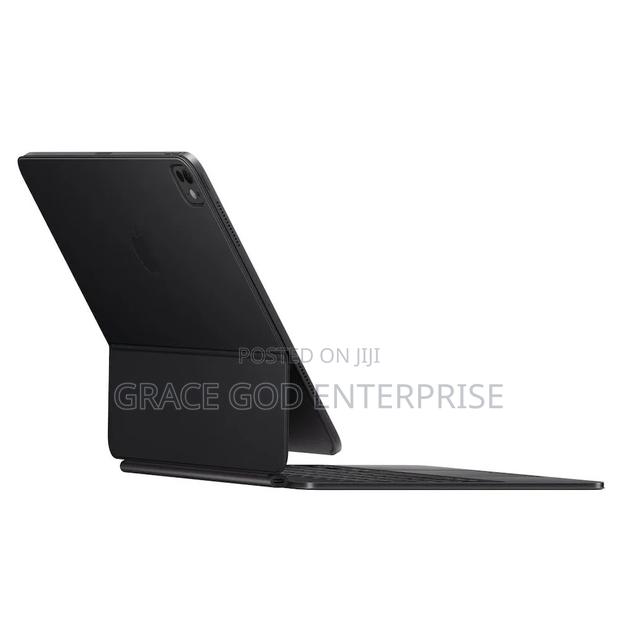 Apple iPad Pro 13-Inch (M4 M5) Magic Keyboard · Photo 4