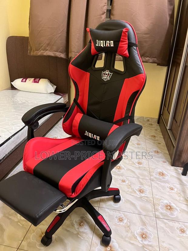 Gaming Chair With Leg Rest · Photo 1