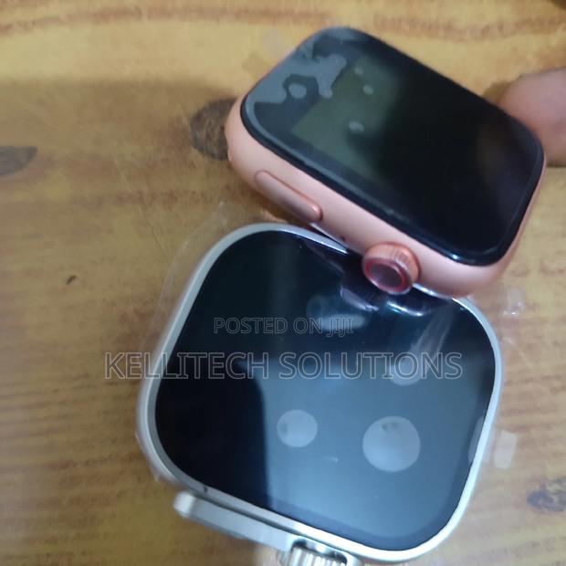 I600 12in1 Ultra Smart Watch With Free I12 Earphone · Photo 2
