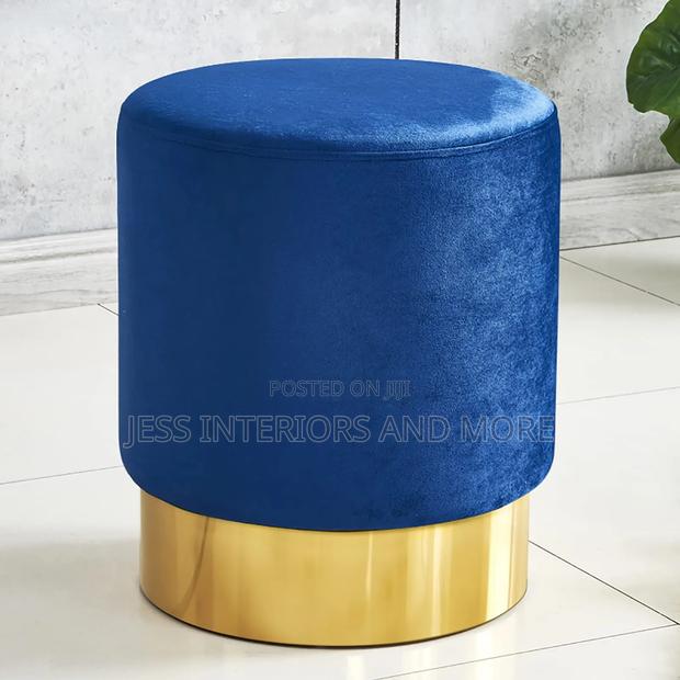 Velvet Ottoman · Photo 1