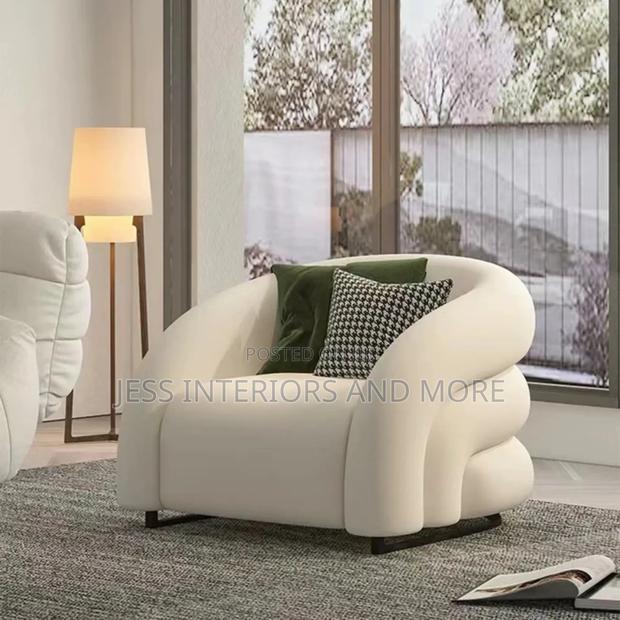Accent Chair (White) · Photo 3