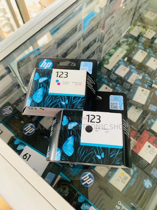 HP 123 Tri-Color Ink Cartridge: Print With Precision · Photo 1