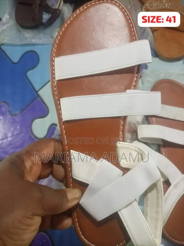 Mixed Ladies Sandals · Photo 1