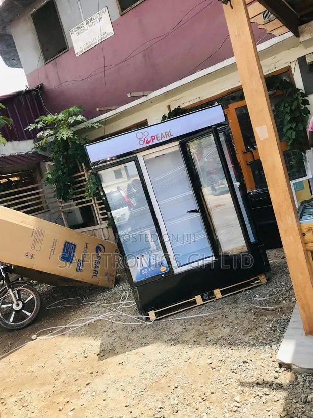 Purchase 3 Doors Glass Pearl Display PVC-150 Fridge · Photo 1