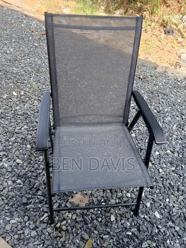 Folding Chairs · Photo 1