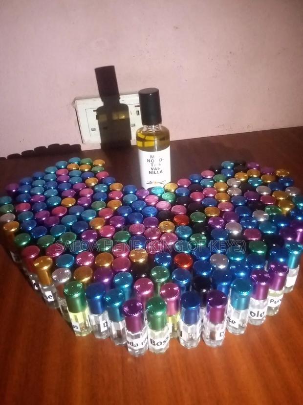Undiluted Oil Perfumes · Photo 7