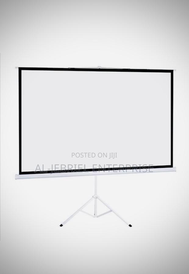 200”X200” Wide Tripod Projector Screen · Photo 1