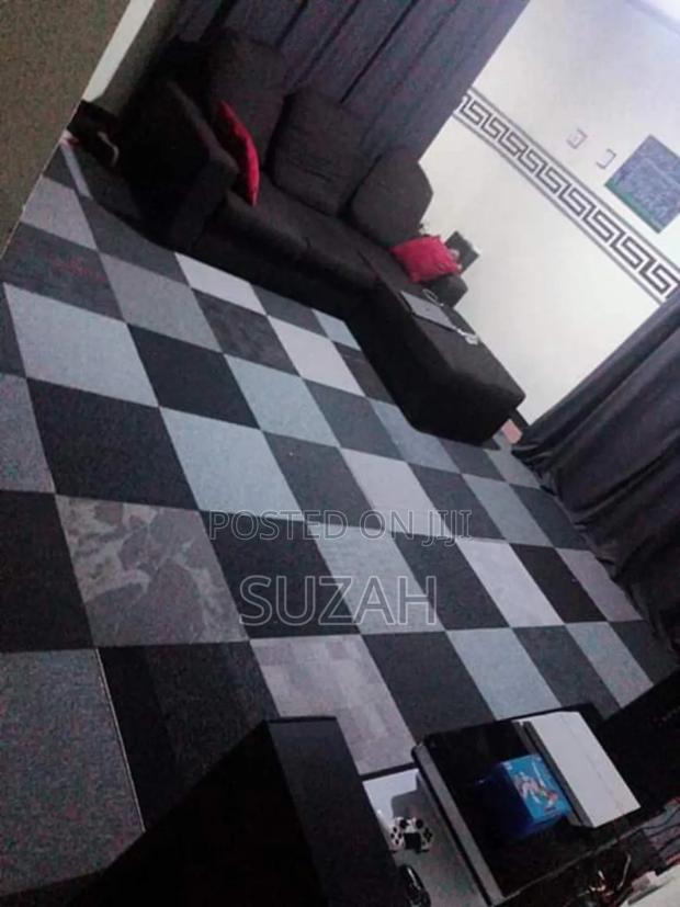 Dimensioned - Square Carpet · Photo 1