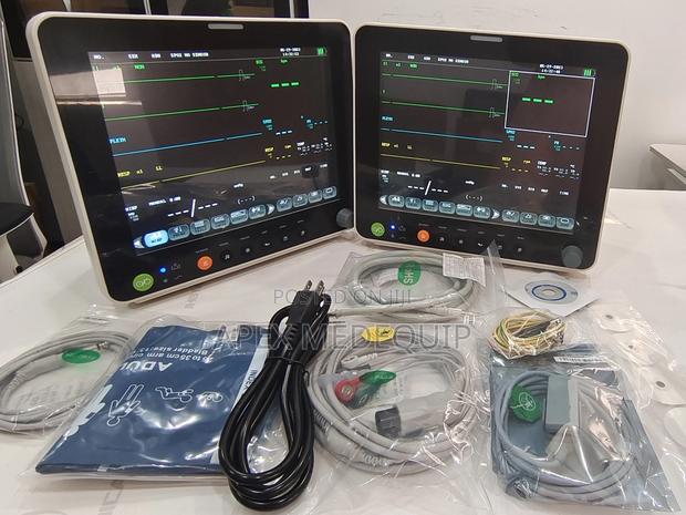 Multiparameter Patient Monitor + Stand ( Cardiotech ) · Photo 3