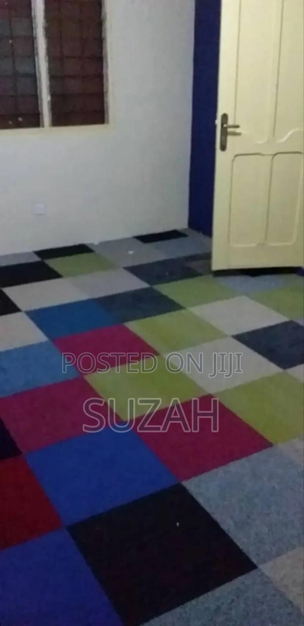 Square Pieces of Carpet · Photo 1