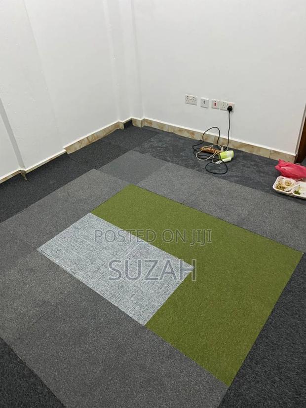 20 by 20 Inches (Carpet) · Photo 1