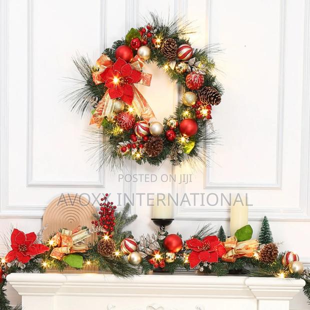 Faux Lighted 16.93'' Wreath · Photo 4