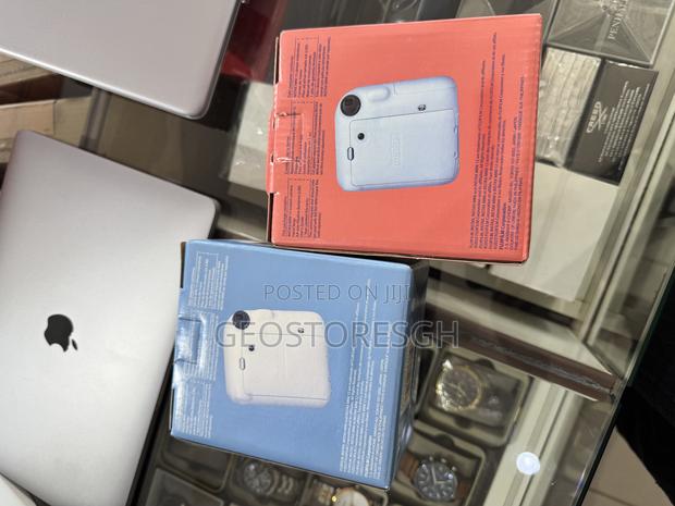 Fujifilm Instax Mini 12 Instant Camera With a Free Pack of Film · Photo 3