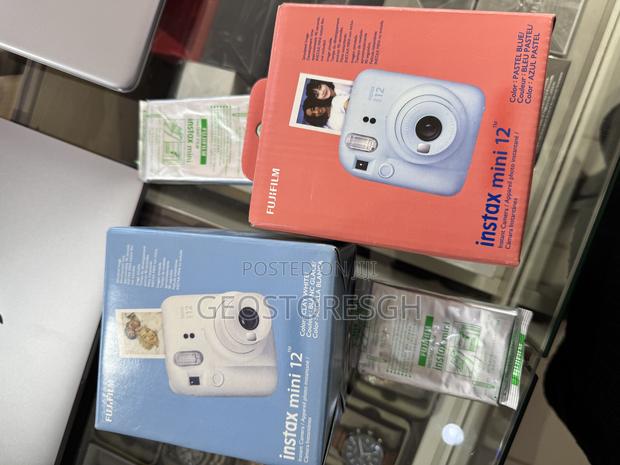 Fujifilm Instax Mini 12 Instant Camera With a Free Pack of Film · Photo 4