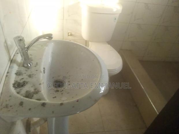 1bdrm Room & Parlour in Amasaman 3 Junction, Pokuase for rent · Photo 5