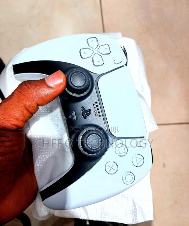 Original Playstation 5 Console · Photo 2