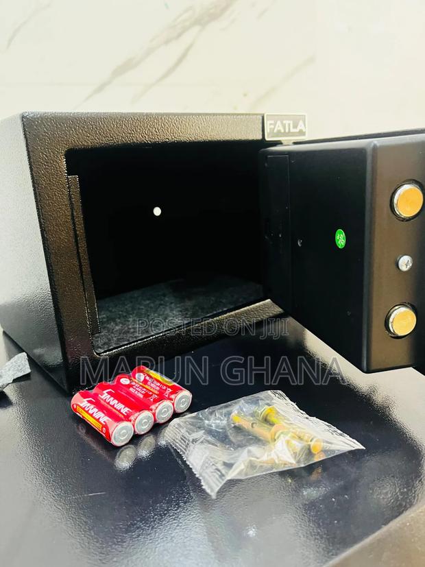 17e Digital Money Safe Locker Box · Photo 1