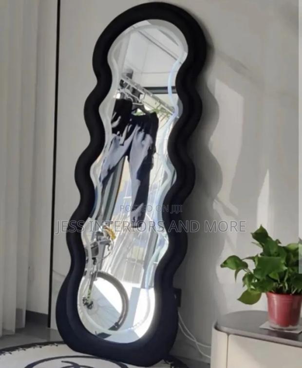 Mirror With LED Lights Full-Length (Black) · Photo 2