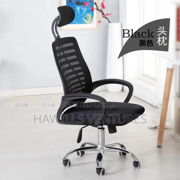 Quality Swivel Supportive · Photo 1
