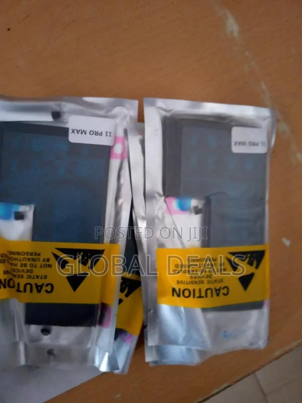 Original iPhone Replacement Batteries · Photo 3