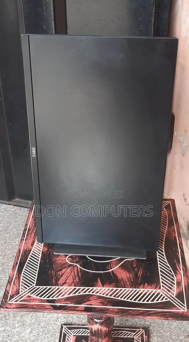 Dell 24 Inches Ultra Sharp Edgeless Monitor · Photo 2