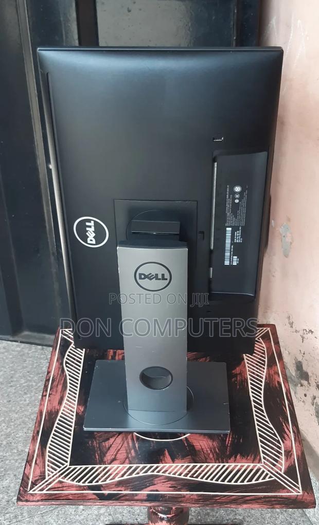 Dell 24 Inches Ultra Sharp Edgeless Monitor · Photo 3