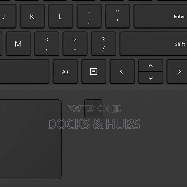 Microsoft Surface Pro Type Cover With Fingerprint ID · Photo 4