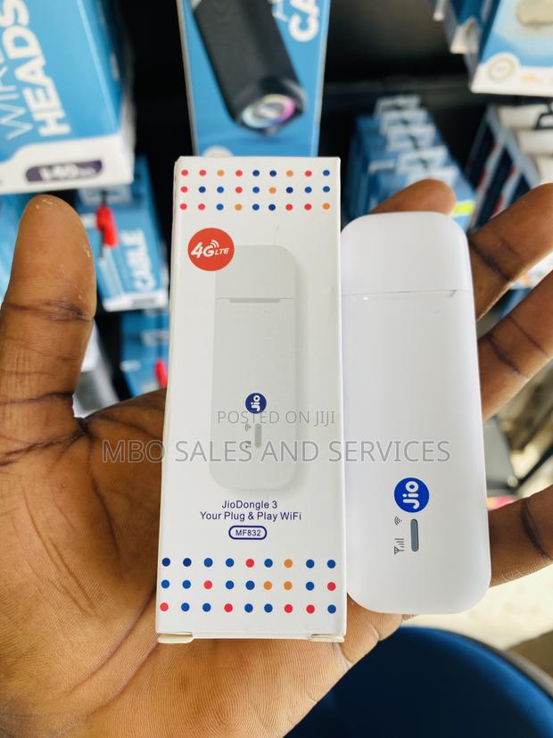 Universal USB 4G LTE Wi-Fi Modem/Dongle · Photo 2