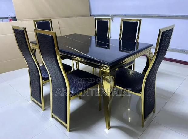 Luxury Marble Dinning Table With 6 Chairs · Photo 1