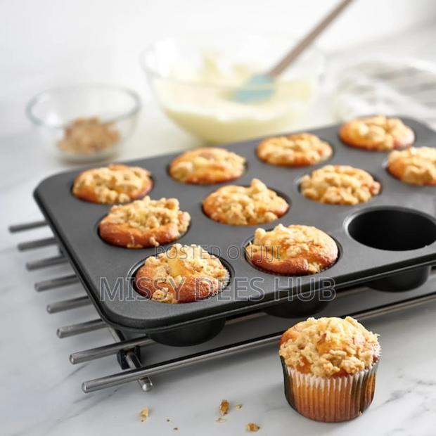 Non-Stick Cupcake Tray - 12 Holes · Photo 7