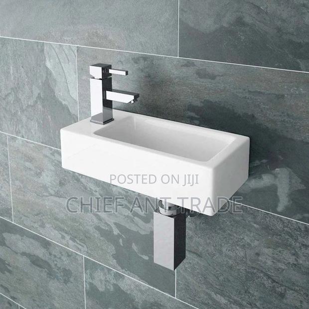 Hung / Countertop Basin B3430 · Photo 4
