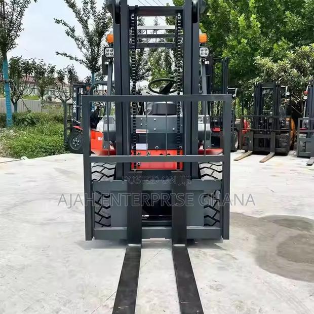 Diesel Forklift (3tons)-Pre-Order · Photo 1