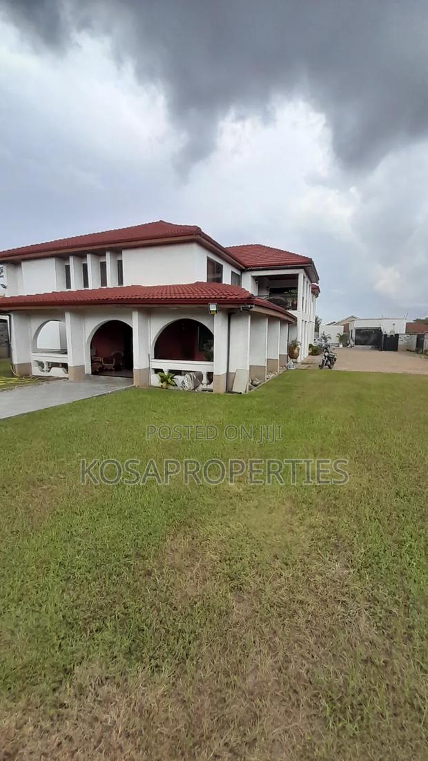 7bedrooms Furnished at Adjiringanor for Rent · Photo 1