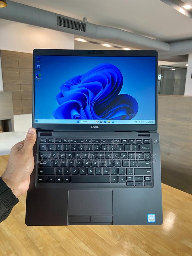New Laptop Dell Latitude 5300 8GB Intel Core I5 SSD 256GB · Photo 1
