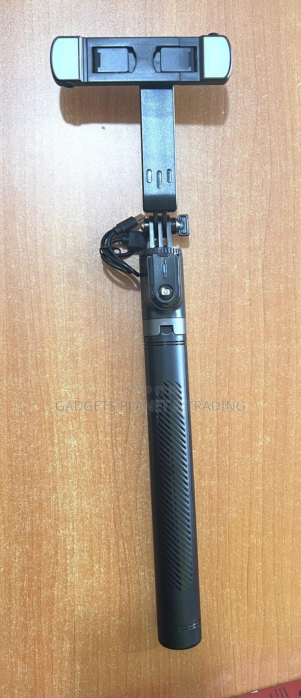 P100 Bluetooth Selfie Stick Tripod 68" Aluminum With Remote · Photo 3