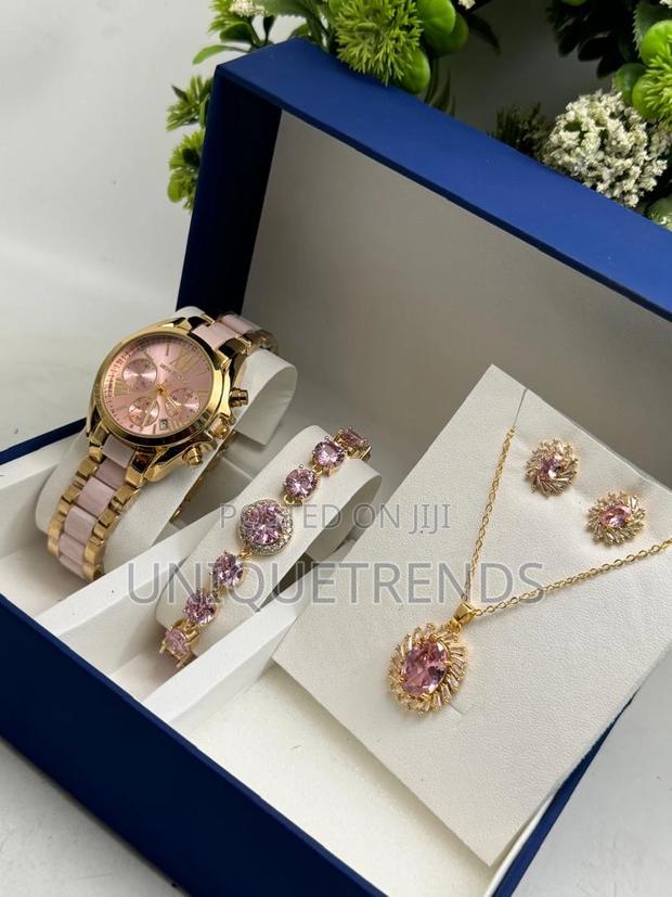 Quality Ladies Watch Jewelry Set · Photo 1