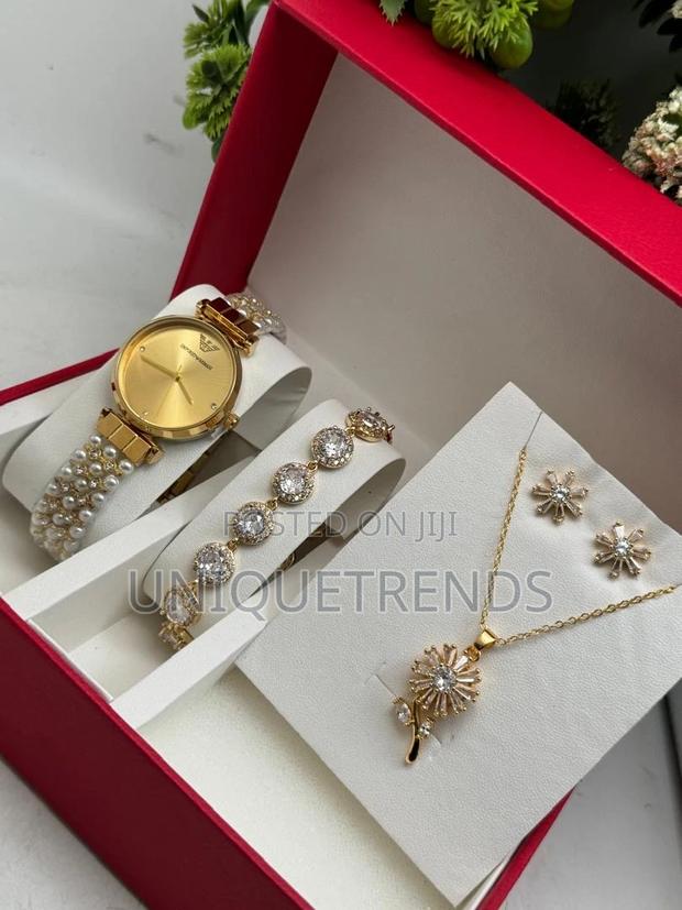 Quality Ladies Watch Jewelry Set · Photo 5