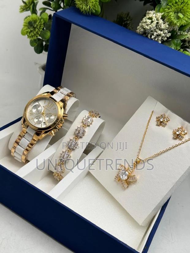 Quality Ladies Watch Jewelry Set · Photo 2