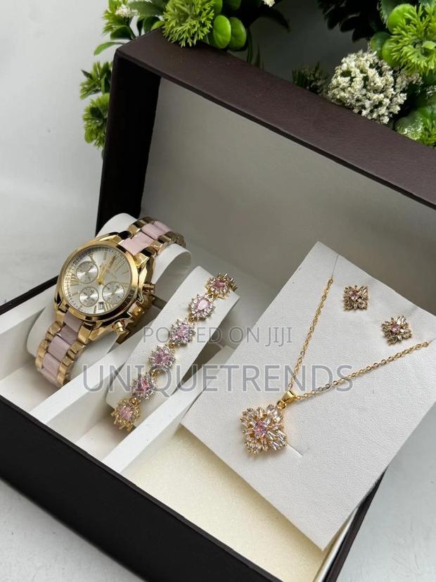 Quality Ladies Watch Jewelry Set · Photo 3
