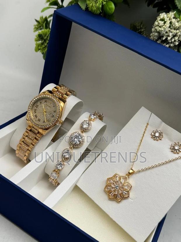 Exclusive Ladies Watch Jewelry Set · Photo 2