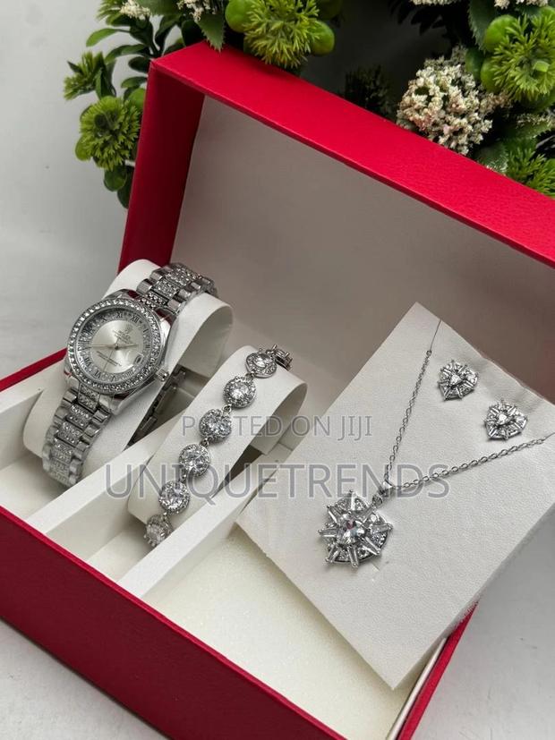 Exclusive Ladies Watch Jewelry Set · Photo 6