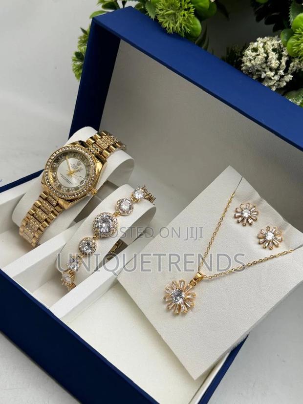 Exclusive Ladies Watch Jewelry Set · Photo 3