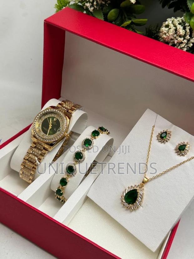 Exclusive Ladies Watch Jewelry Set · Photo 4