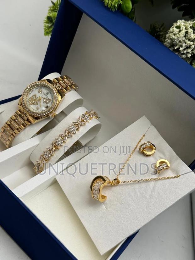 Exclusive Ladies Watch Jewelry Set · Photo 1