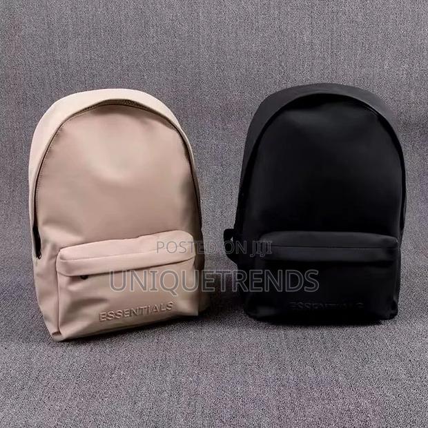 Original Essentials Backpack · Photo 3