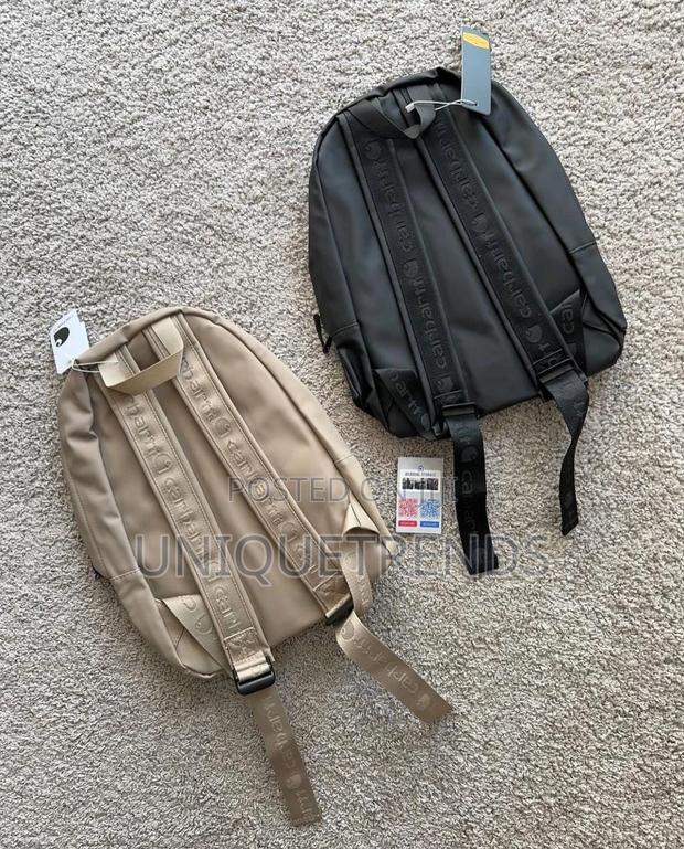 Original Essentials Backpack · Photo 5