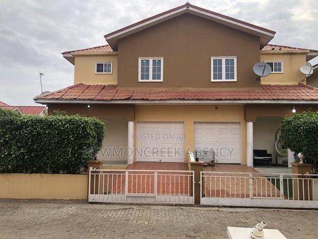 Furnished 3bdrm Duplex in Gated Estate Spintex, Accra Metropolitan · Photo 1