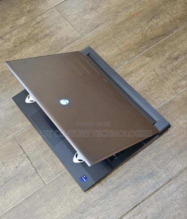 Laptop Dell Alienware M18X 32GB Intel Core I9 SSD 1T · Photo 4