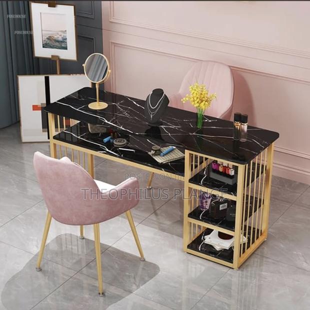 Manicure Nail Table , Salon Table. · Photo 1